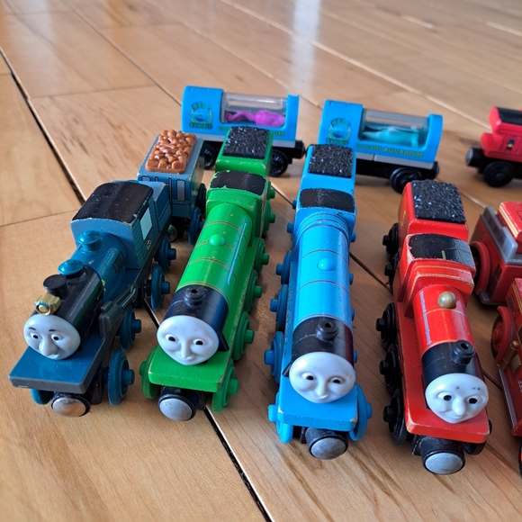 THOMAS TRAIN WOODEN LOT OF 15!  READ!  Thomas Train Wooden Railway - Picture 2 of 16